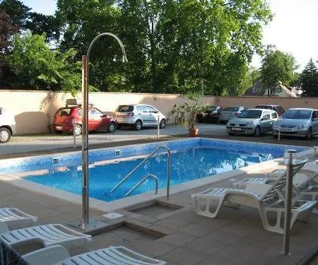 Beach Hotel 3* שיופוק