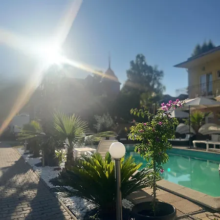 Отель Beach Hotel 3*