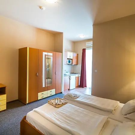 Beach Hotel 3* שיופוק