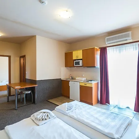 Otel Beach Hotel Siofok
