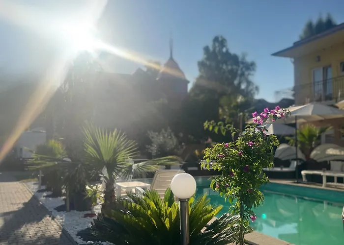 Отель Beach Hotel 3*