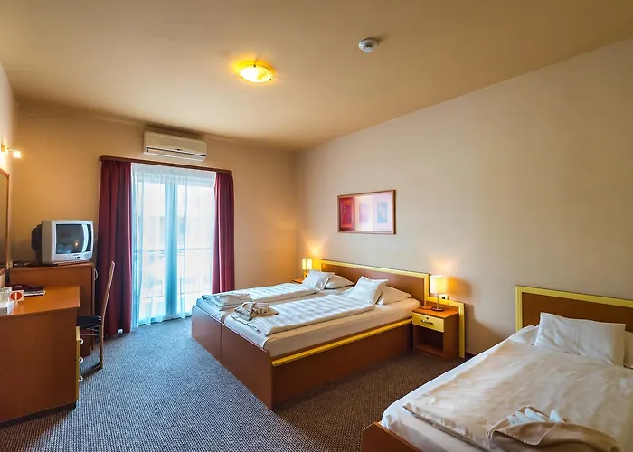 Beach Hotel 3* שיופוק