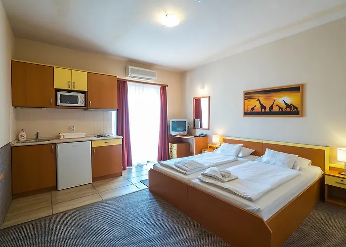 Отель Beach Hotel 3*